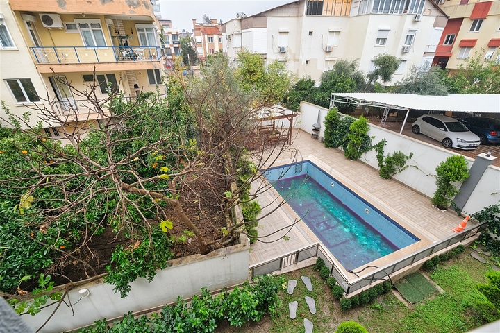 شقق 2 + 1 في مجمع 250 م من البحر في ارابسويو كونيالتي