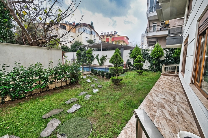 شقق 2 + 1 في مجمع 250 م من البحر في ارابسويو كونيالتي