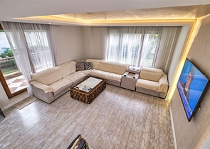 شقق 2 + 1 في مجمع 250 م من البحر في ارابسويو كونيالتي