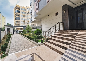 شقق 2 + 1 في مجمع 250 م من البحر في ارابسويو كونيالتي