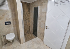 شقق 2 + 1 في مجمع 250 م من البحر في ارابسويو كونيالتي