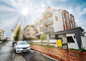 شقق 2 + 1 في مجمع 250 م من البحر في ارابسويو كونيالتي