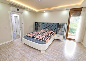 شقق 2 + 1 في مجمع 250 م من البحر في ارابسويو كونيالتي