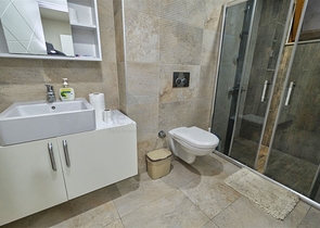 شقق 2 + 1 في مجمع 250 م من البحر في ارابسويو كونيالتي