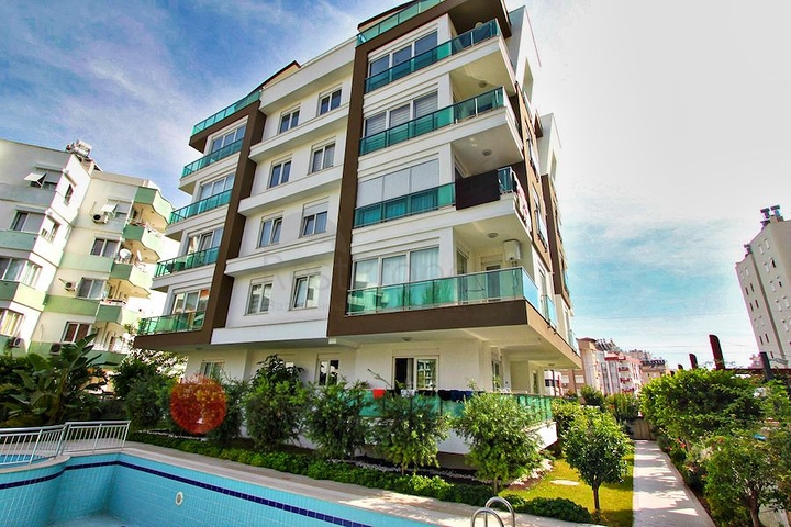 شقة بنتهاوس 3 + 1 على مسافة قريبة من البحر في كونيالتي