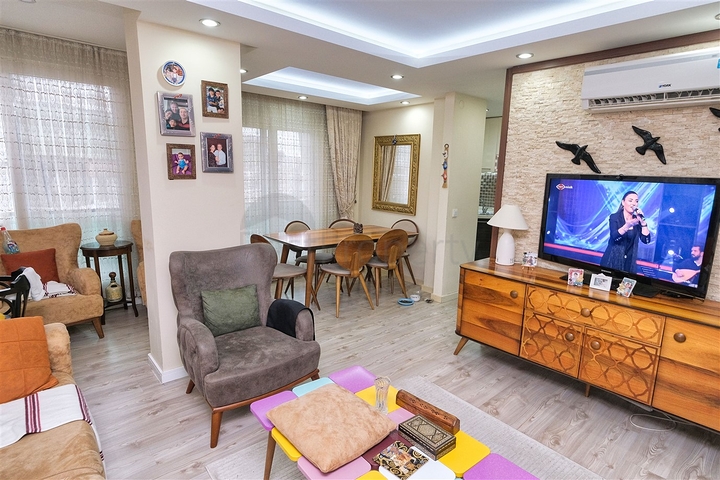 شقة بنتهاوس 3 + 1 على مسافة قريبة من البحر في كونيالتي