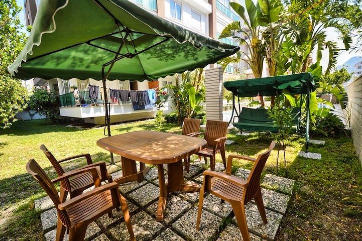 شقة بنتهاوس 3 + 1 على مسافة قريبة من البحر في كونيالتي