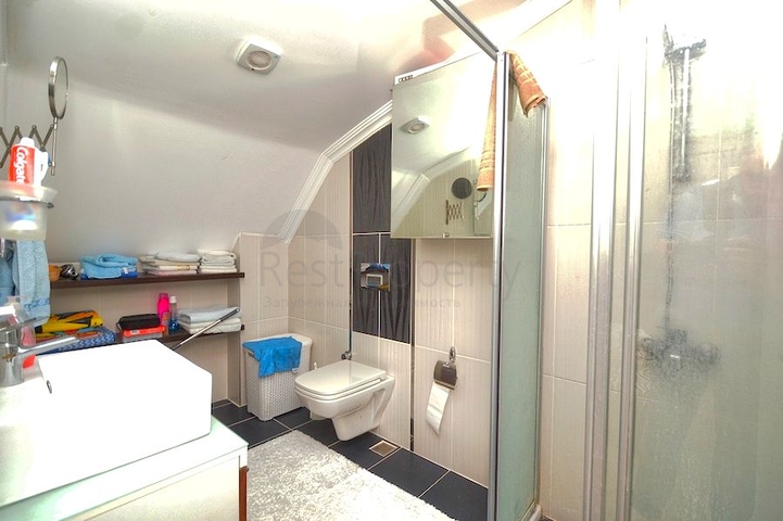 شقة بنتهاوس 3 + 1 على مسافة قريبة من البحر في كونيالتي