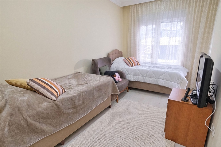 شقة بنتهاوس 3 + 1 على مسافة قريبة من البحر في كونيالتي