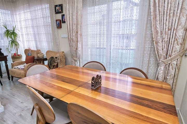 شقة بنتهاوس 3 + 1 على مسافة قريبة من البحر في كونيالتي