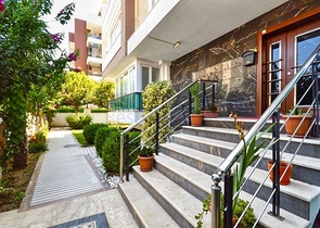 شقة بنتهاوس 3 + 1 على مسافة قريبة من البحر في كونيالتي