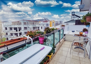 شقة بنتهاوس 3 + 1 على مسافة قريبة من البحر في كونيالتي