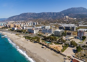 باطلالة بحرية - مجمع سكني مميز - قيد الانشاء - في كارجي جاك / الانيا 