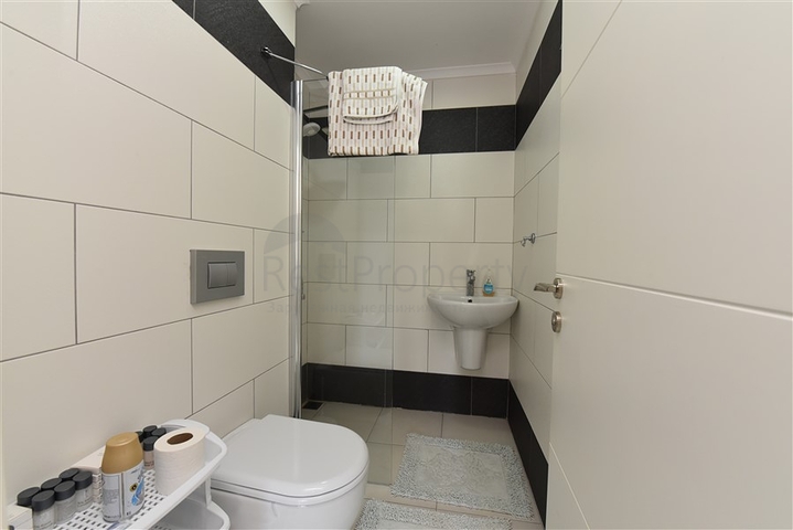 ضمن مجمع فاخر قريب من البحر -شقة 2 غرفة وصالة مفروشة - في كاستل / الانيا 