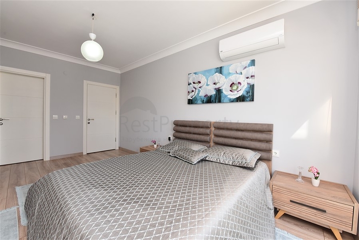 ضمن مجمع فاخر قريب من البحر -شقة 2 غرفة وصالة مفروشة - في كاستل / الانيا 