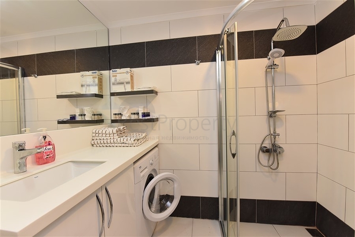 ضمن مجمع فاخر قريب من البحر -شقة 2 غرفة وصالة مفروشة - في كاستل / الانيا 