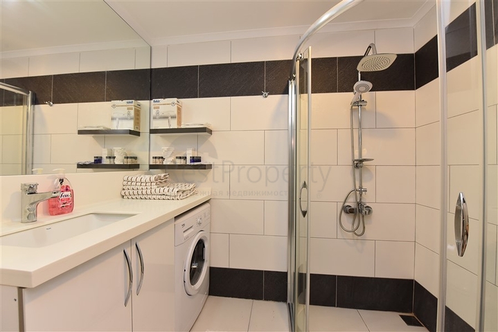 ضمن مجمع فاخر قريب من البحر -شقة 2 غرفة وصالة مفروشة - في كاستل / الانيا 