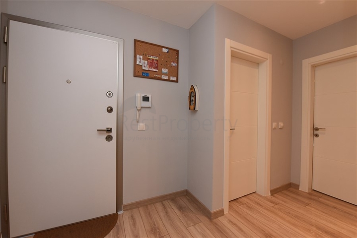 ضمن مجمع فاخر قريب من البحر -شقة 2 غرفة وصالة مفروشة - في كاستل / الانيا 