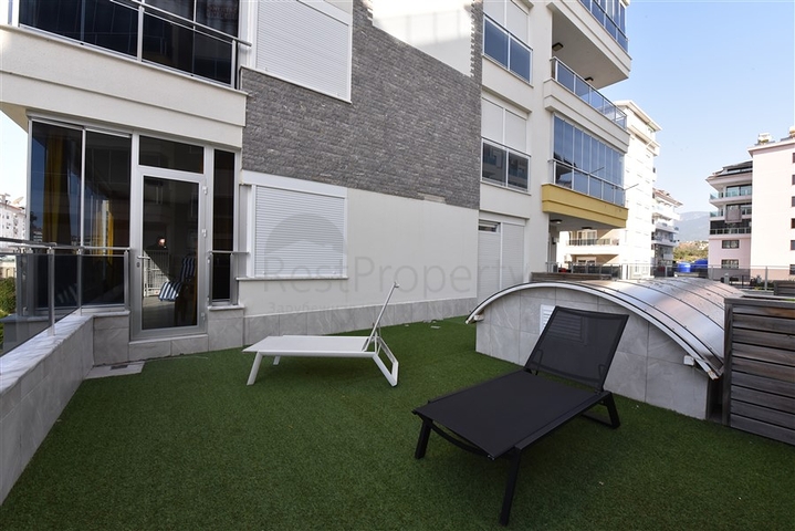 ضمن مجمع فاخر قريب من البحر -شقة 2 غرفة وصالة مفروشة - في كاستل / الانيا 