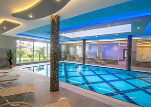 ضمن مجمع فاخر قريب من البحر -شقة 2 غرفة وصالة مفروشة - في كاستل / الانيا 