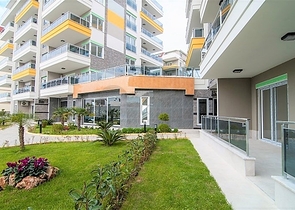 ضمن مجمع فاخر قريب من البحر -شقة 2 غرفة وصالة مفروشة - في كاستل / الانيا 