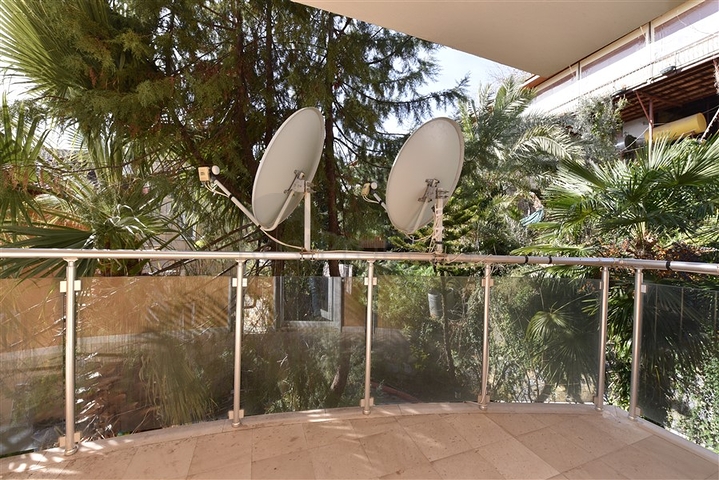 اطلالة بحر وقلعة - فيلا مستقلة - في مركز الانيا 