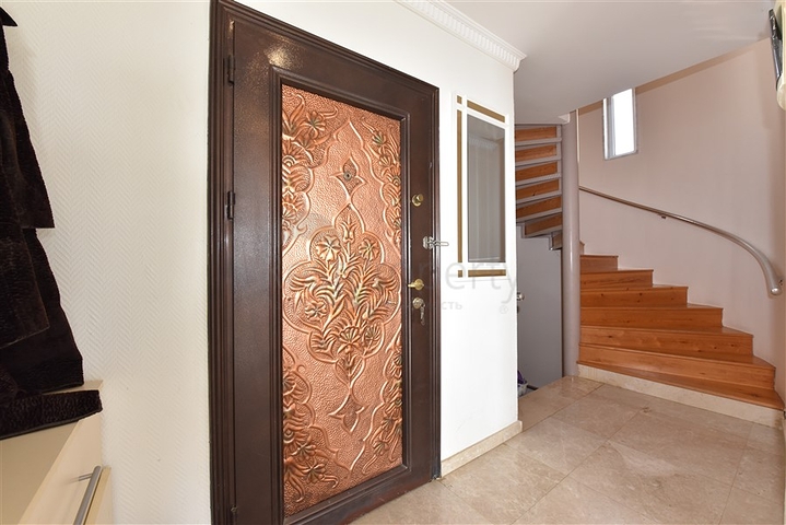 اطلالة بحر وقلعة - فيلا مستقلة - في مركز الانيا 