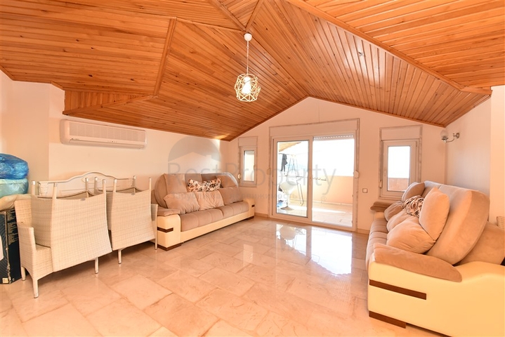 اطلالة بحر وقلعة - فيلا مستقلة - في مركز الانيا 