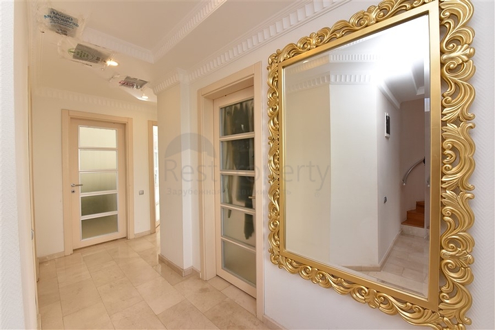 اطلالة بحر وقلعة - فيلا مستقلة - في مركز الانيا 