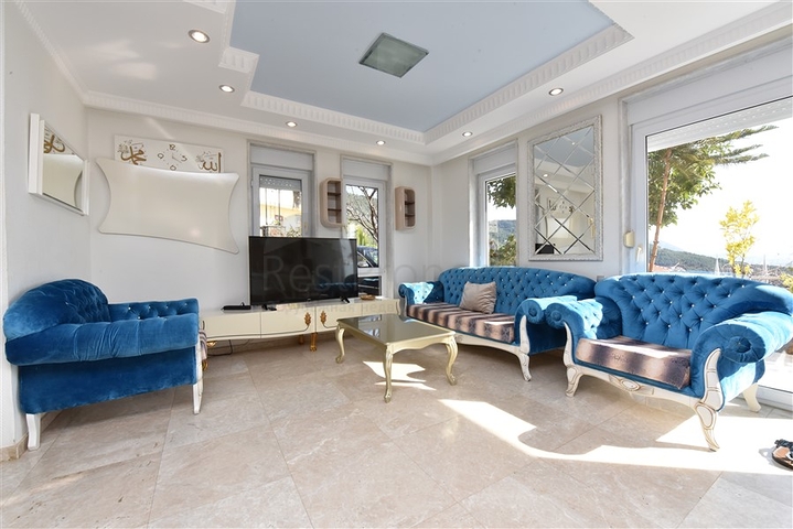 اطلالة بحر وقلعة - فيلا مستقلة - في مركز الانيا 