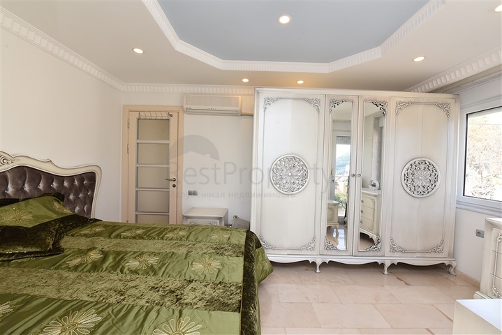 اطلالة بحر وقلعة - فيلا مستقلة - في مركز الانيا 