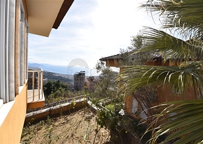 اطلالة بحر وقلعة - فيلا مستقلة - في مركز الانيا 