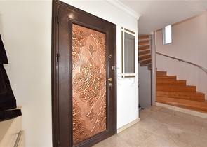 اطلالة بحر وقلعة - فيلا مستقلة - في مركز الانيا 