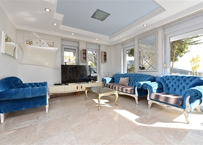 اطلالة بحر وقلعة - فيلا مستقلة - في مركز الانيا 