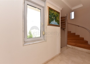 اطلالة بحر وقلعة - فيلا مستقلة - في مركز الانيا 