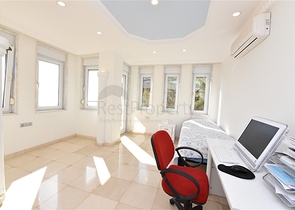 اطلالة بحر وقلعة - فيلا مستقلة - في مركز الانيا 