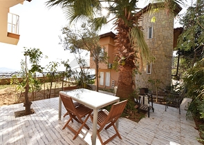 اطلالة بحر وقلعة - فيلا مستقلة - في مركز الانيا 