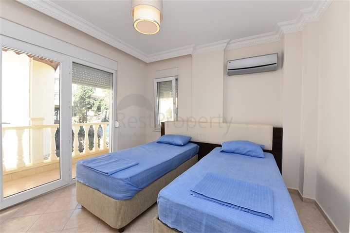 اطلالة بحر وقلعة - فيلا مستقلة - 4 غرف وصالة - في مركز الانيا 