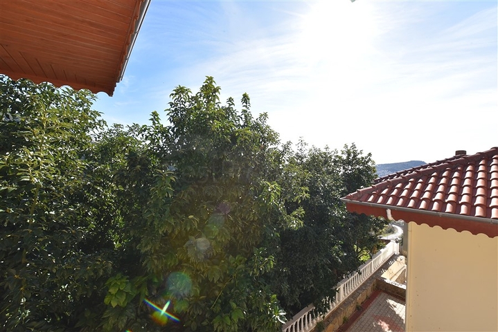 اطلالة بحر وقلعة - فيلا مستقلة - 4 غرف وصالة - في مركز الانيا 