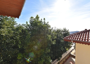 اطلالة بحر وقلعة - فيلا مستقلة - 4 غرف وصالة - في مركز الانيا 