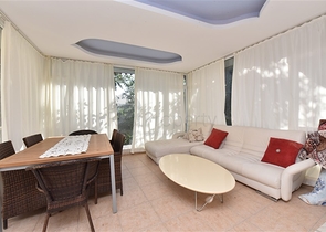 اطلالة بحر وقلعة - فيلا مستقلة - 4 غرف وصالة - في مركز الانيا 