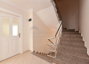 اطلالة بحر وقلعة - فيلا مستقلة - 4 غرف وصالة - في مركز الانيا 