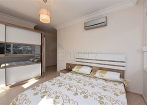 اطلالة بحر وقلعة - فيلا مستقلة - 4 غرف وصالة - في مركز الانيا 