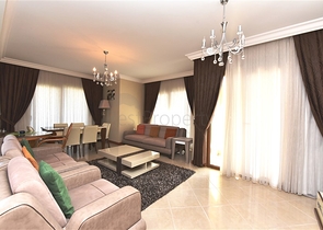 ضمن مجمع على البحر مباشرة - شقة غرفتين وصالة - في مركز الانيا 