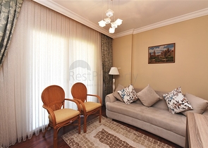 ضمن مجمع على البحر مباشرة - شقة غرفتين وصالة - في مركز الانيا 