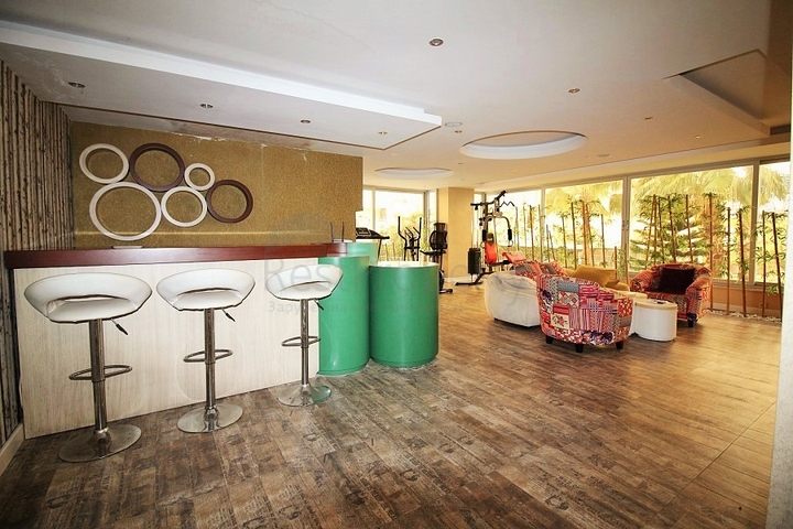 شقة مفروشة - غرفة نوم وصالة - ضمن مجمع قريب من البحر والخدمات - الانيا / مهموتلار 