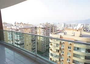 شقة مفروشة - غرفة نوم وصالة - ضمن مجمع قريب من البحر والخدمات - الانيا / مهموتلار 