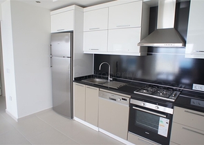 طابق مرتفع -اطلالة بحر - شقة غرفة وصالة -مفروشة وضمن مجمع سكني / مهموتلار / الانيا 