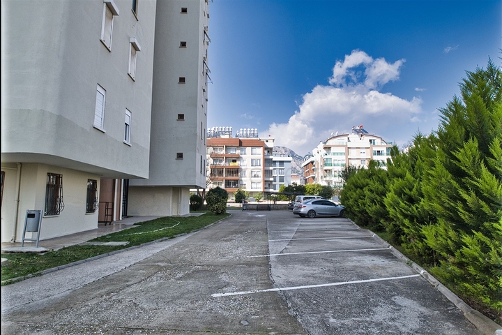 شقة 3 + 1 على مسافة قريبة من البحر في أنطاليا