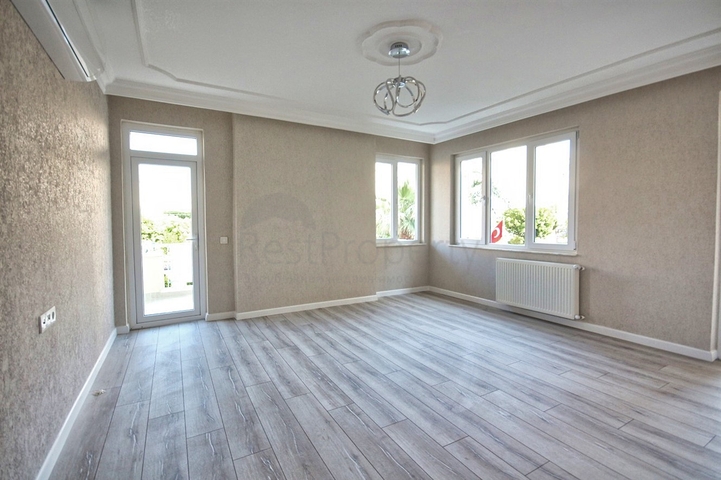 شقة 3 + 1 على مسافة قريبة من البحر في أنطاليا